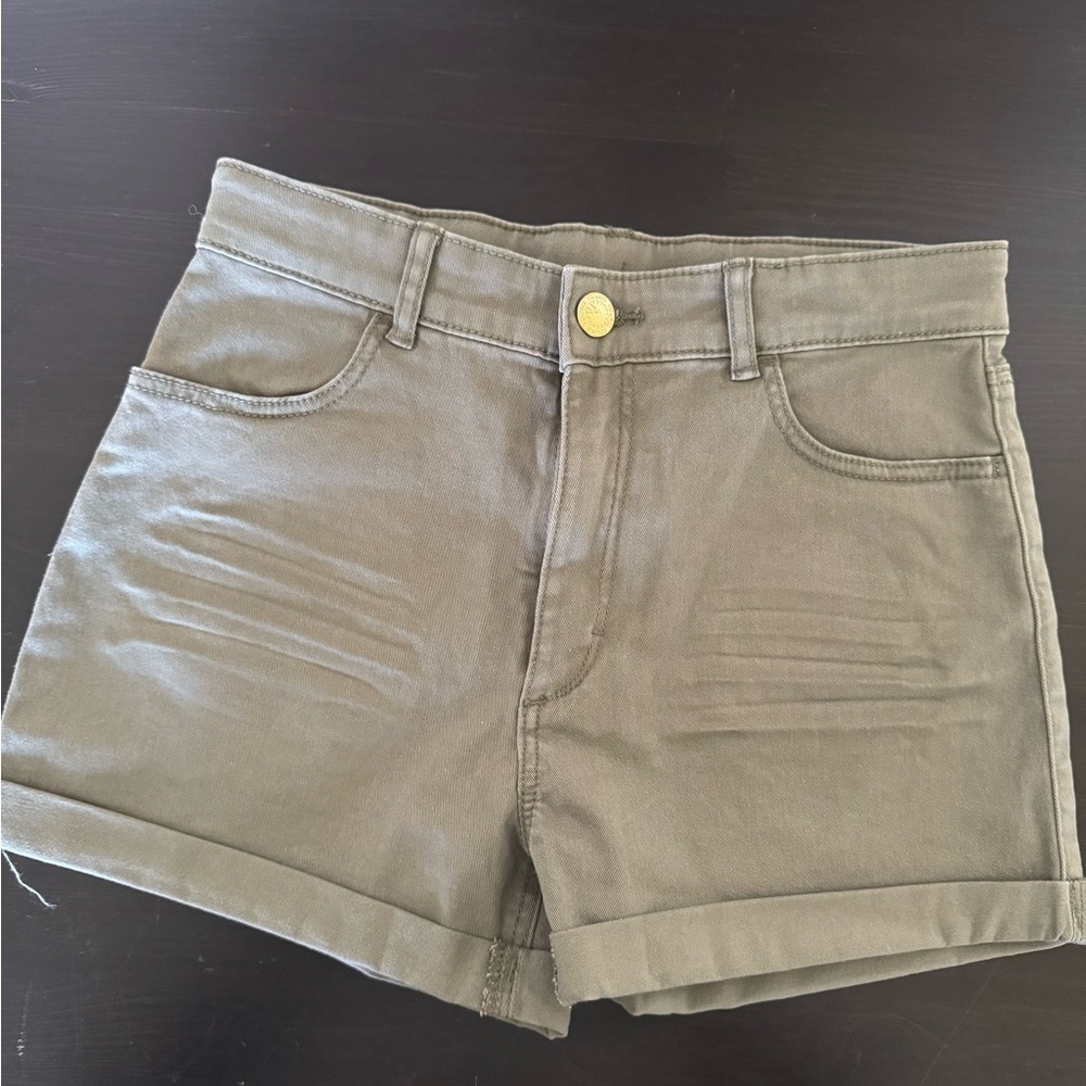 H&M Green Casual Rolled Hem Shorts